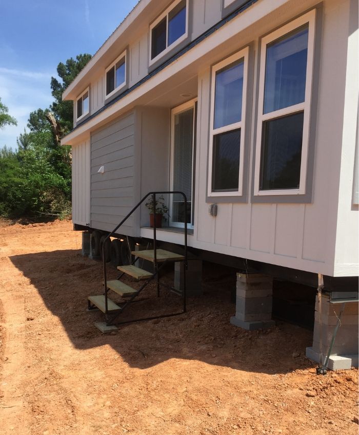 A mobile house with a staircase