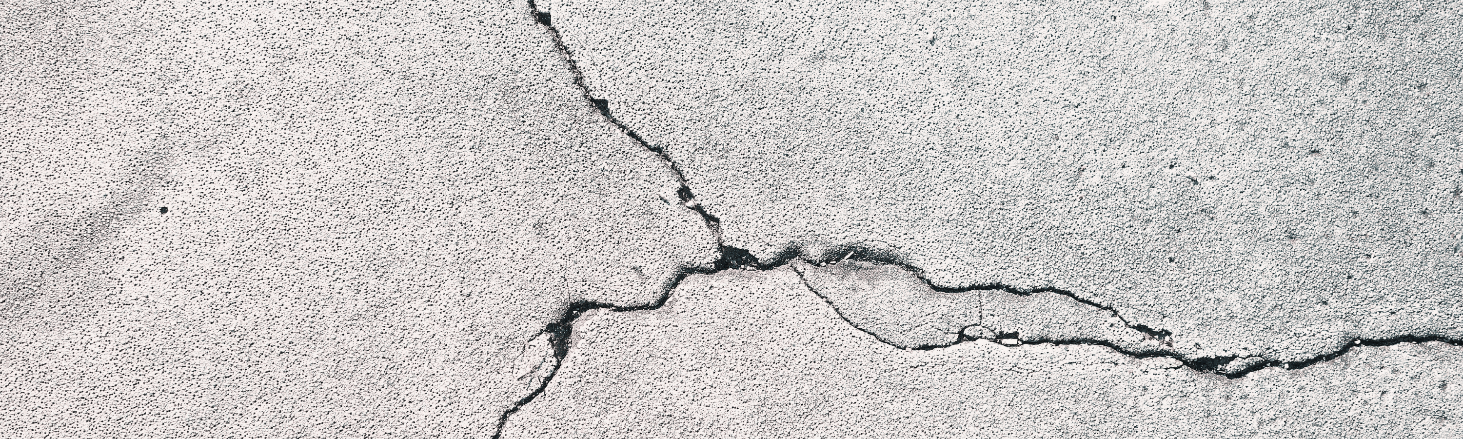 Crack in concrete wall