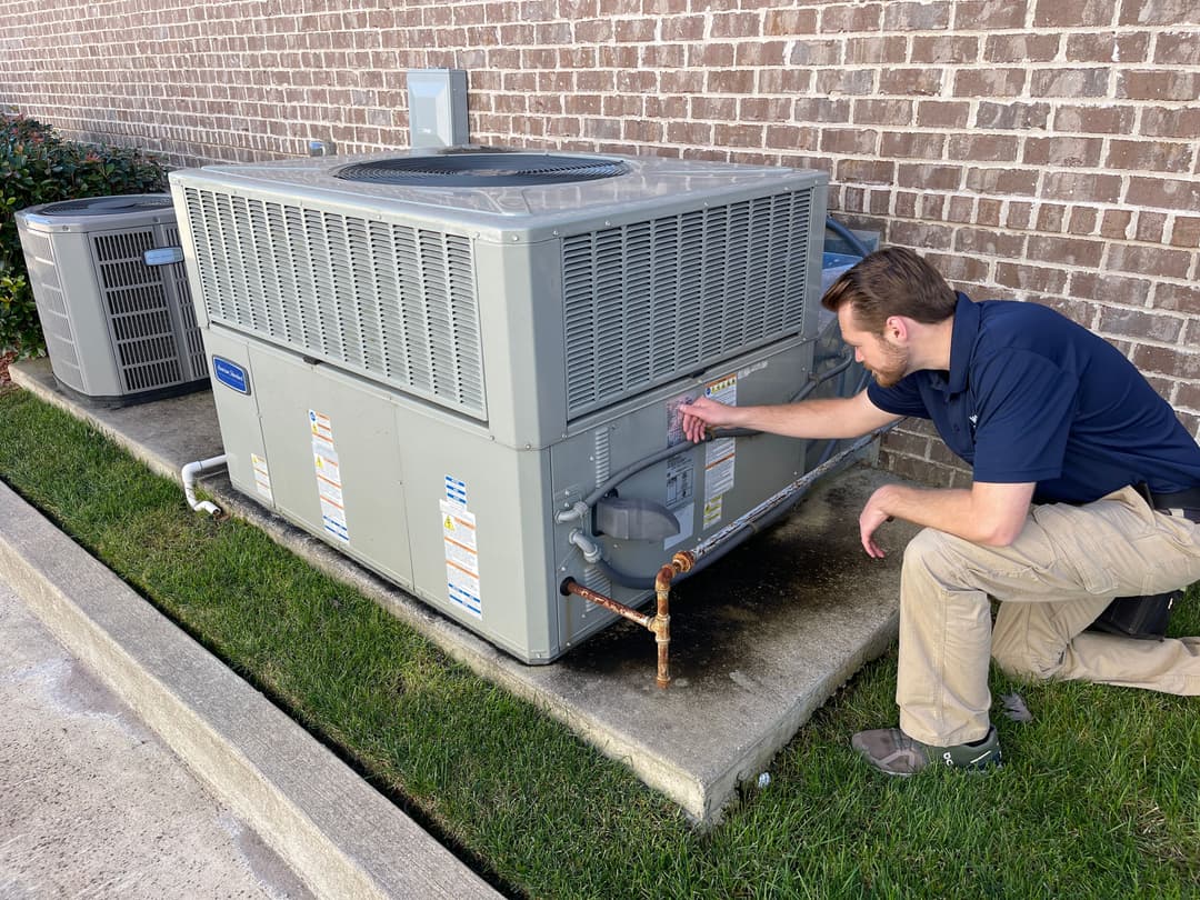 WIN Home Inspector doing 4-Point Inspection